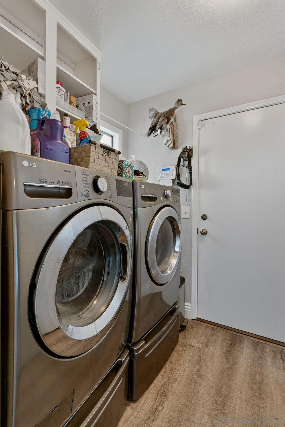 1876 Avenida Segovia