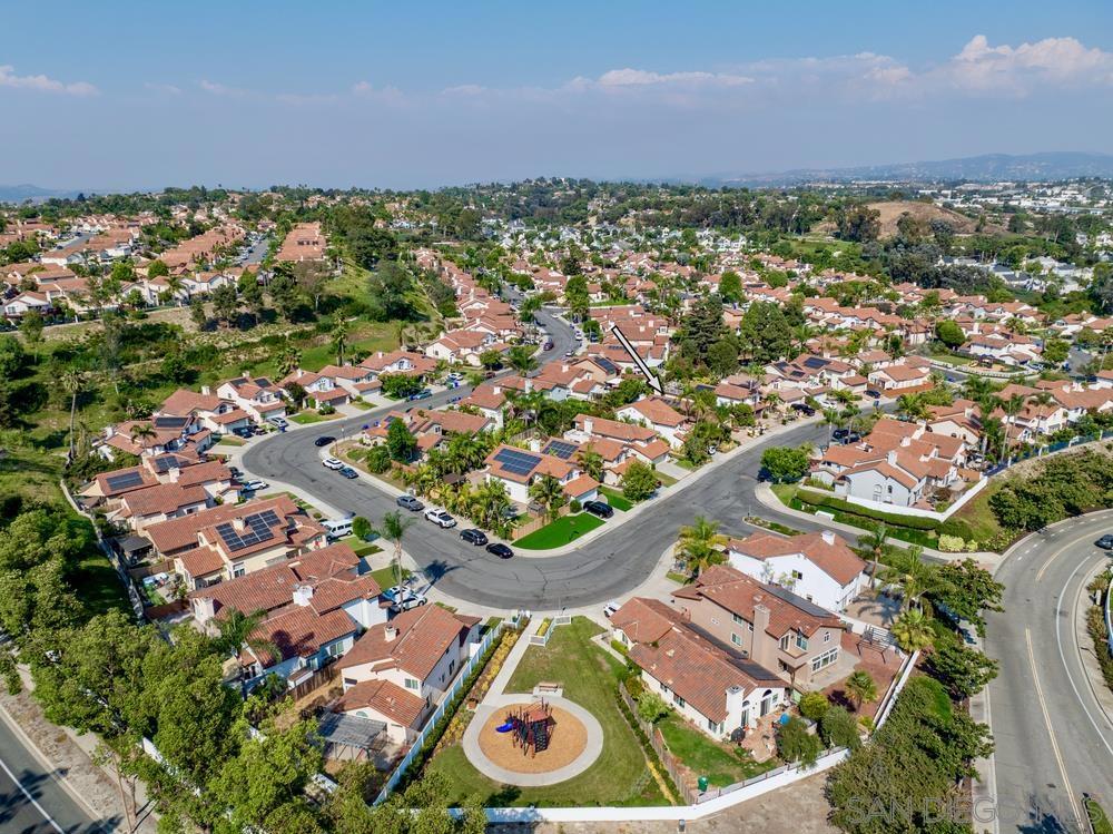 1876 Avenida Segovia