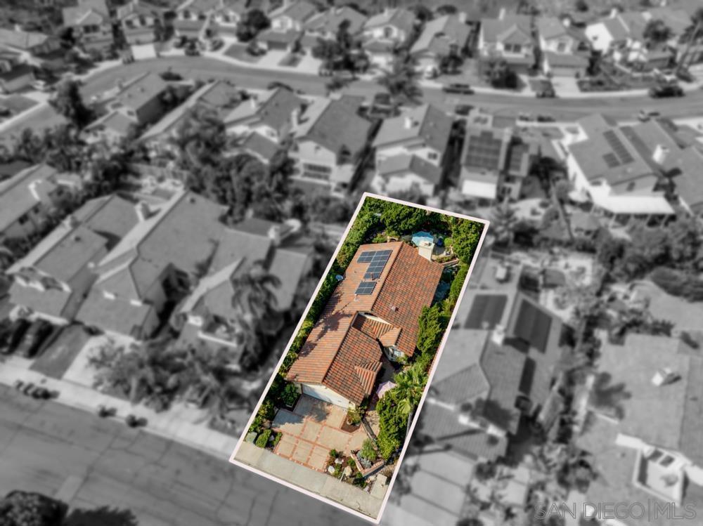 1876 Avenida Segovia