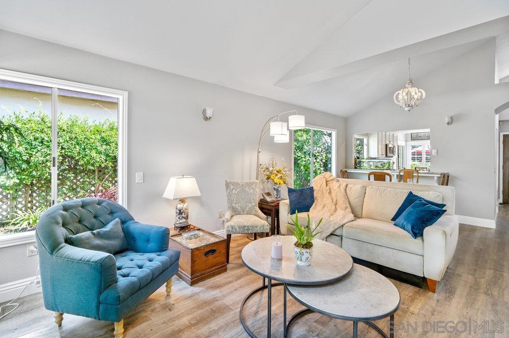 1876 Avenida Segovia