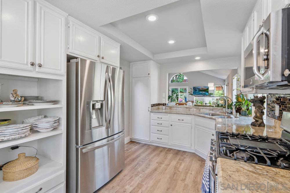 1876 Avenida Segovia