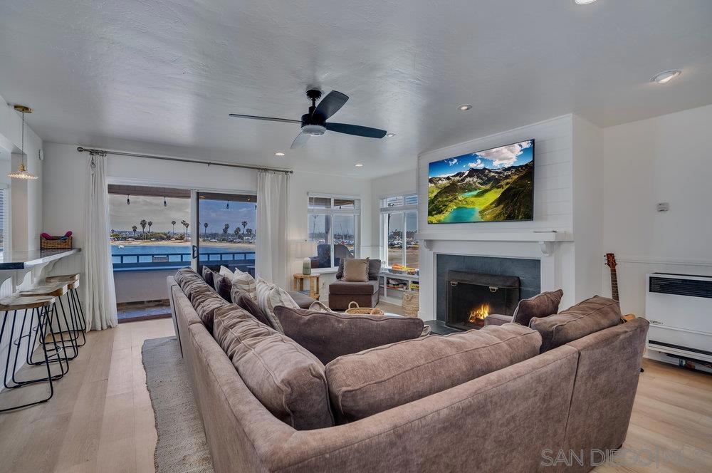 3536 40 Bayside Walk