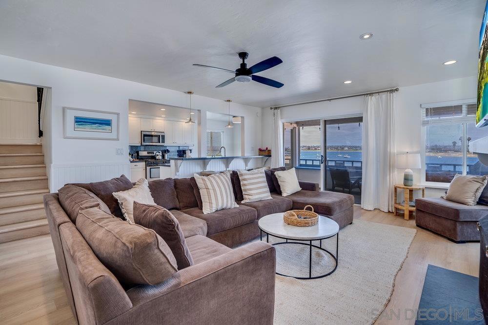 3536 40 Bayside Walk