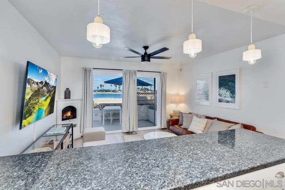 3536 40 Bayside Walk