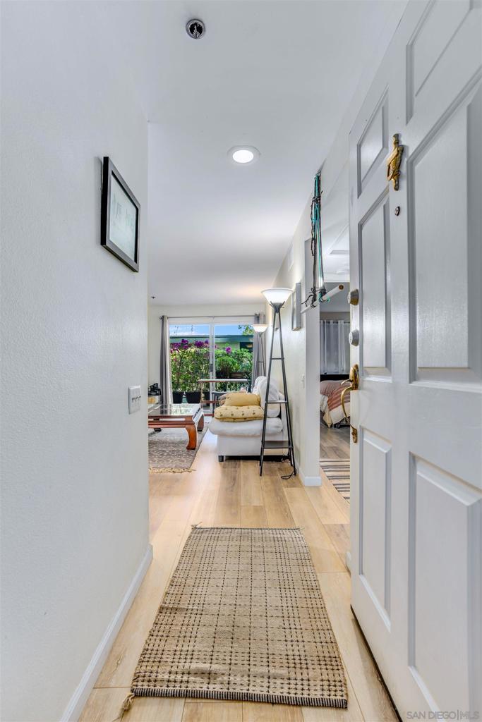 1616 CIRCA DEL LAGO C #108