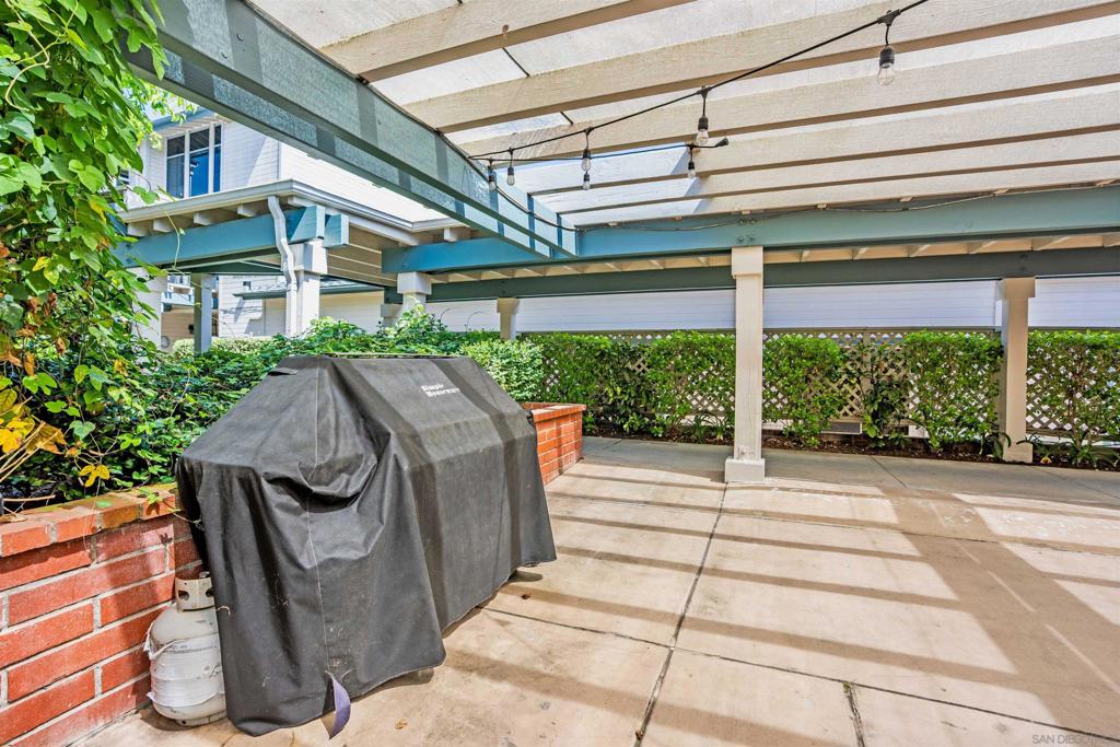 1616 CIRCA DEL LAGO C #108