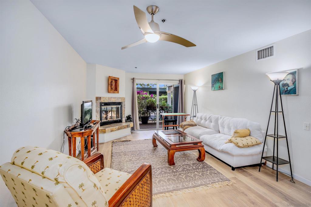 1616 CIRCA DEL LAGO C #108