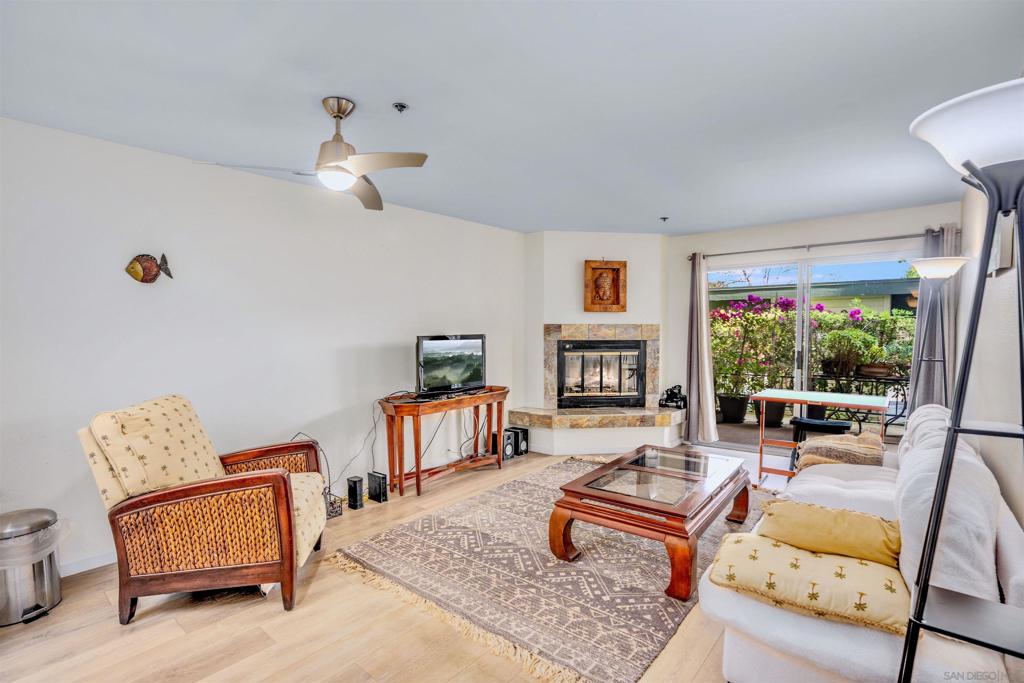 1616 CIRCA DEL LAGO C #108