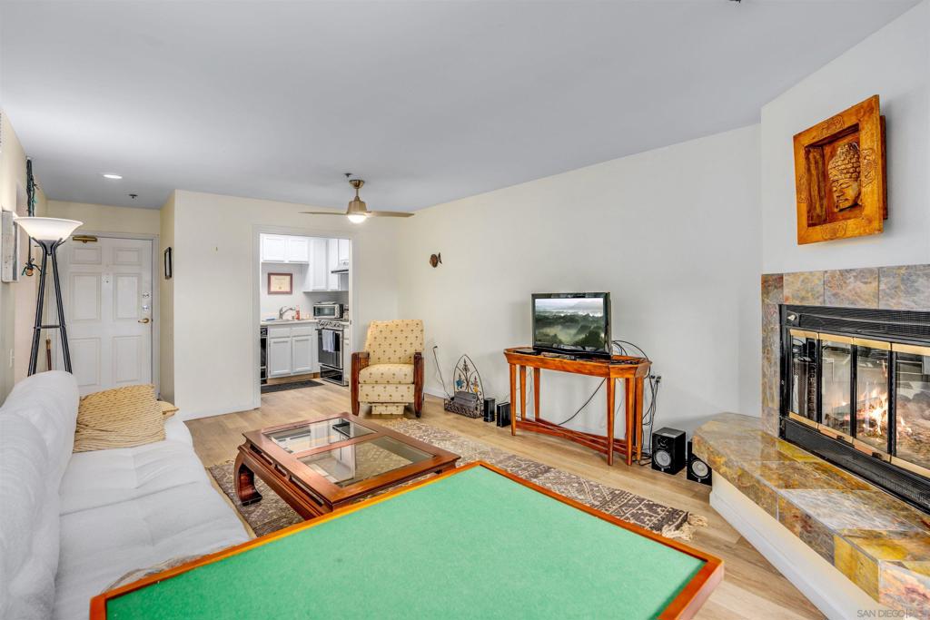 1616 CIRCA DEL LAGO C #108