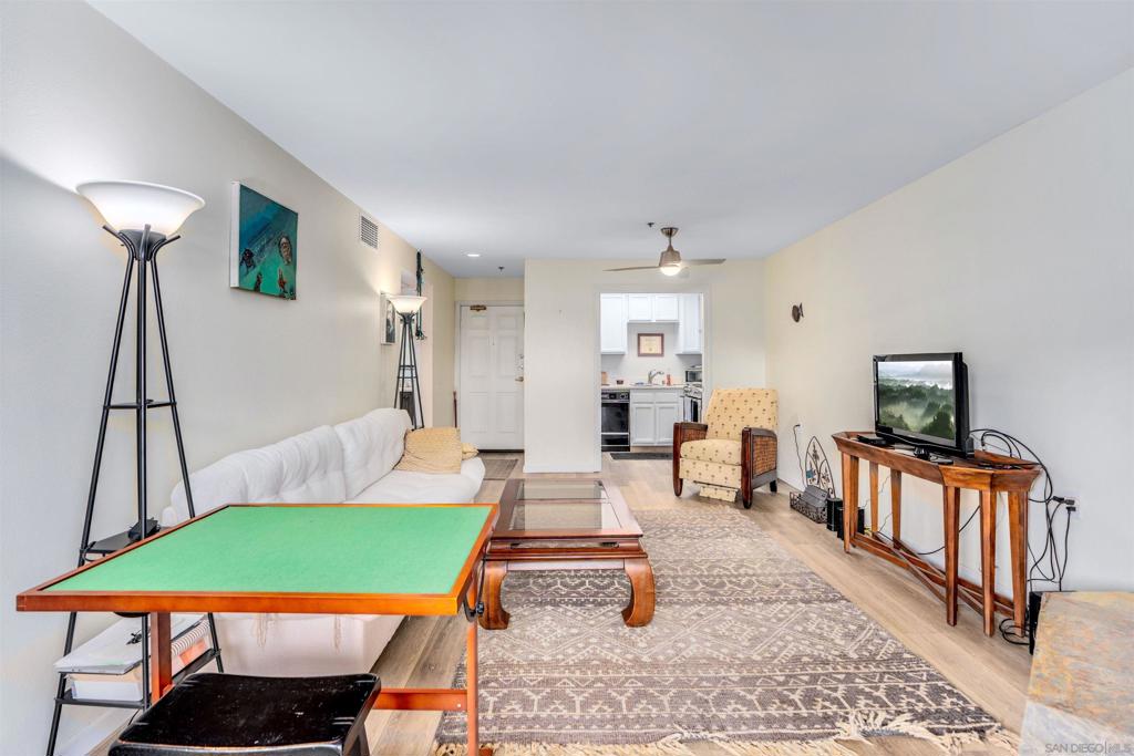 1616 CIRCA DEL LAGO C #108