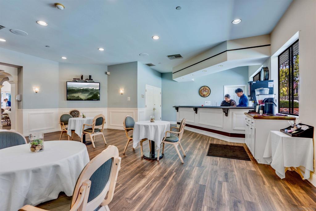 1616 CIRCA DEL LAGO C #108