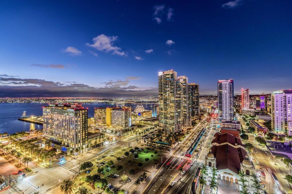700 W E St 2404