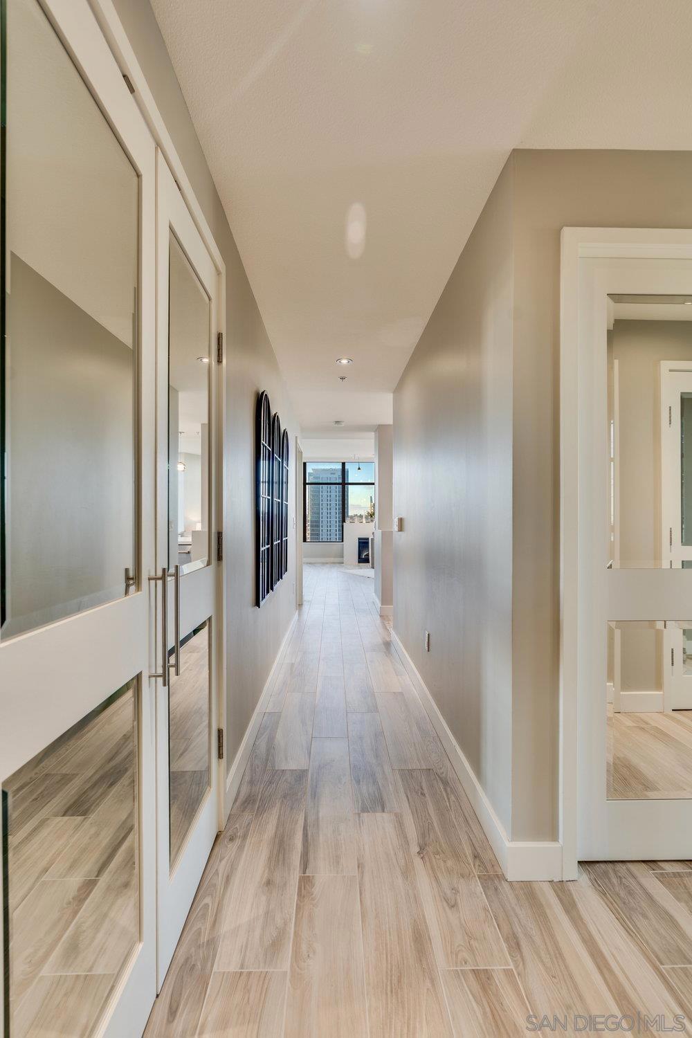 700 W E St 2404