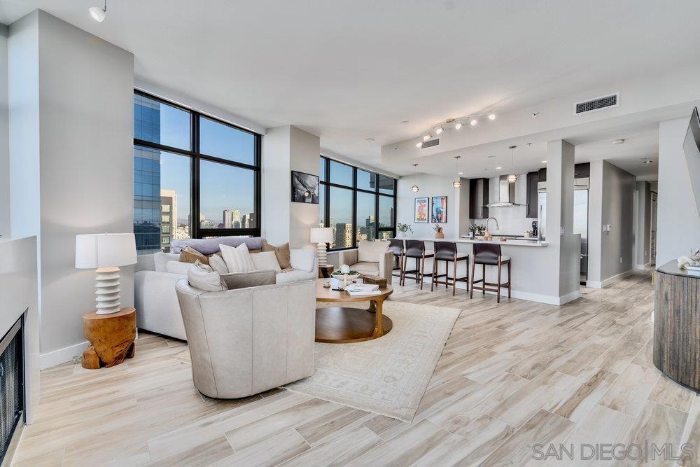 700 W E St 2404