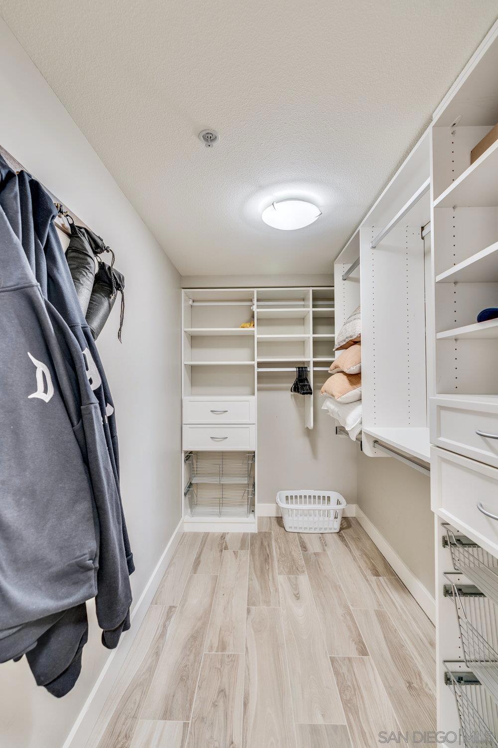 700 W E St 2404