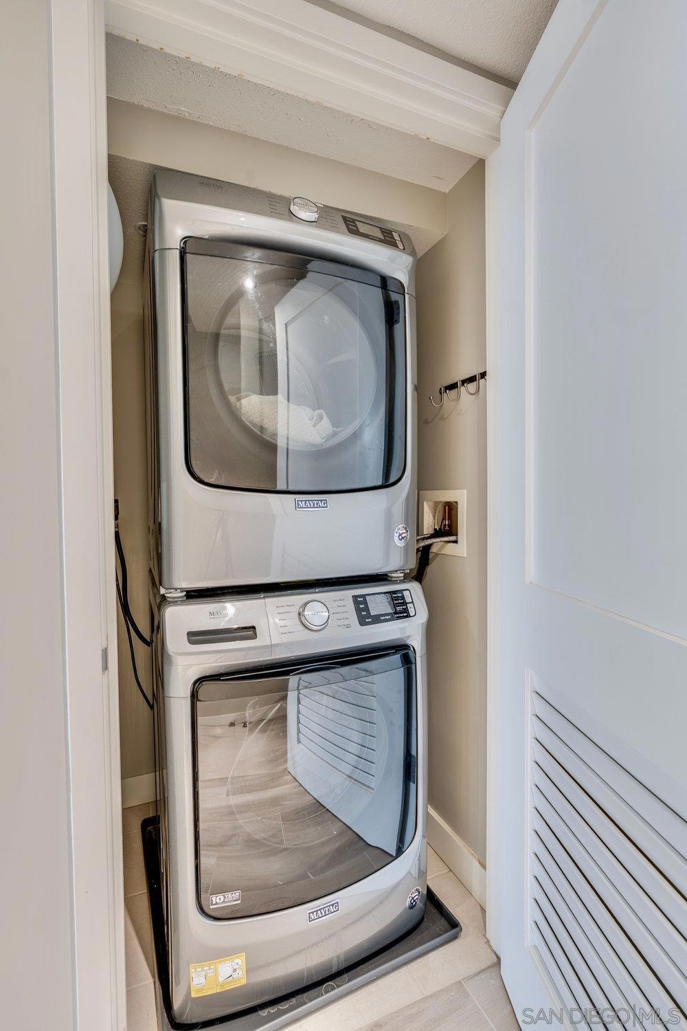 700 W E St 2404
