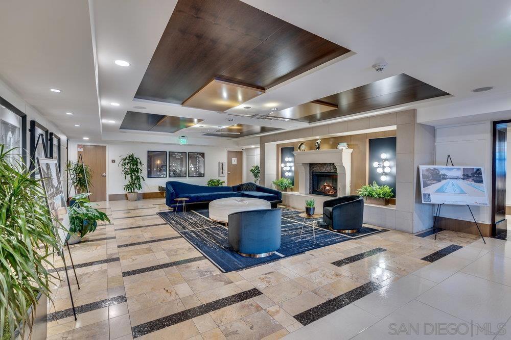 700 W E St 2404