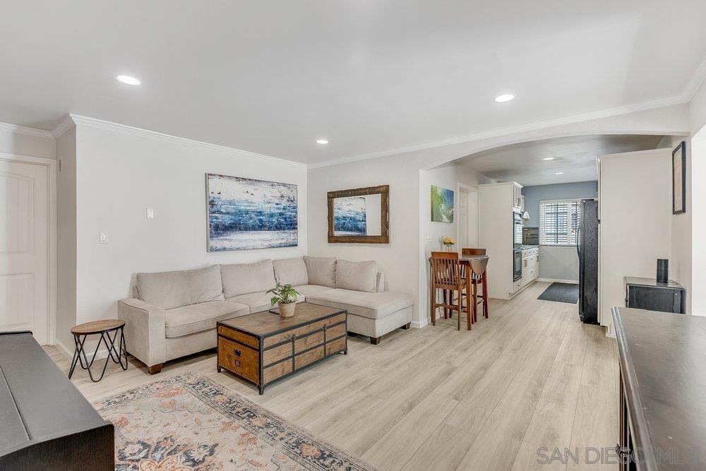 711 Island Ct B
