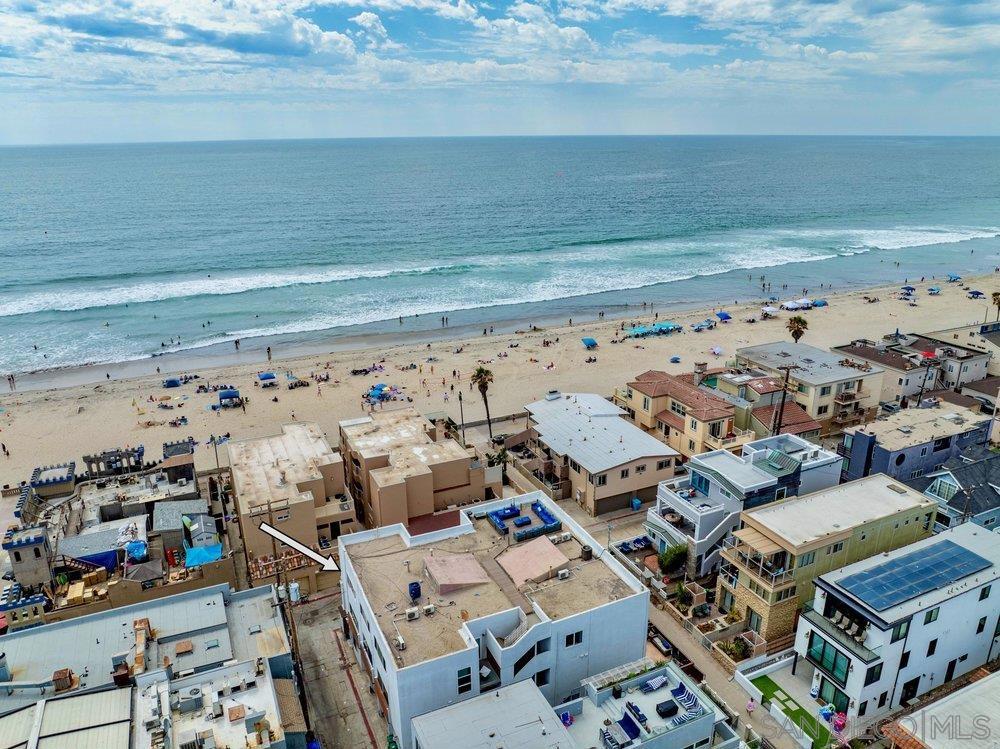 711 Island Ct B