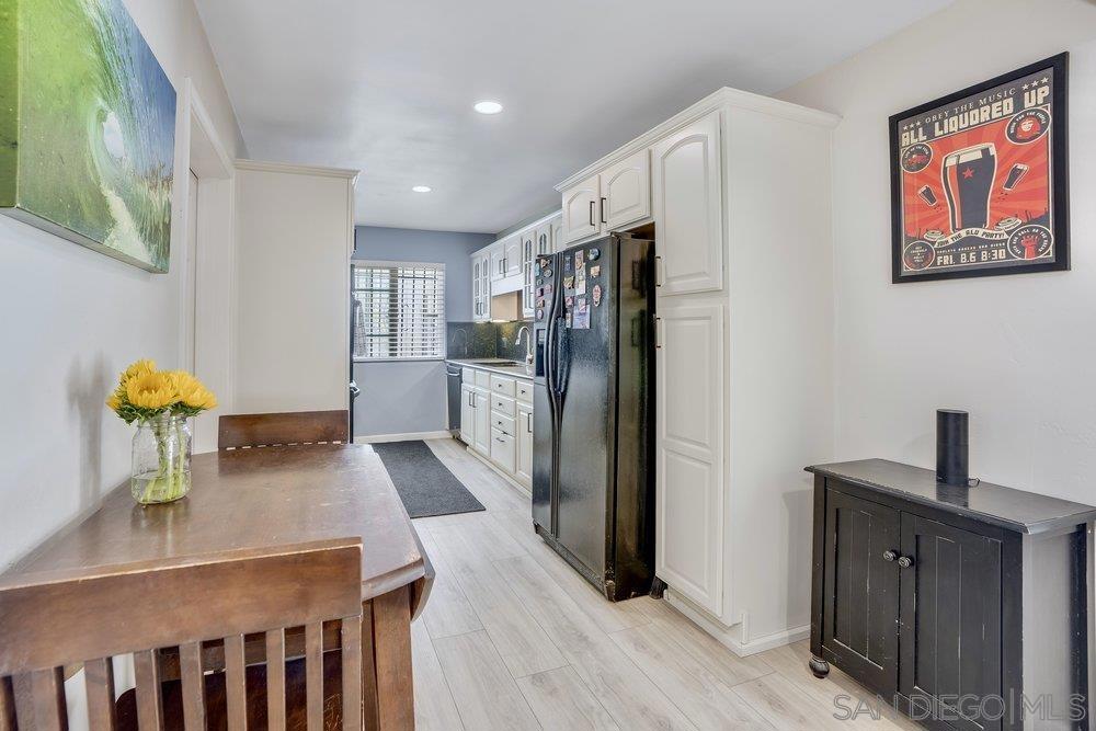 711 Island Ct B