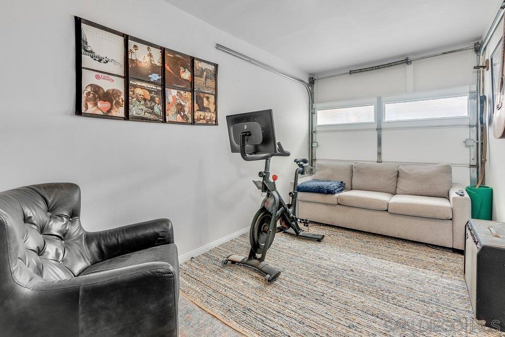 711 Island Ct B
