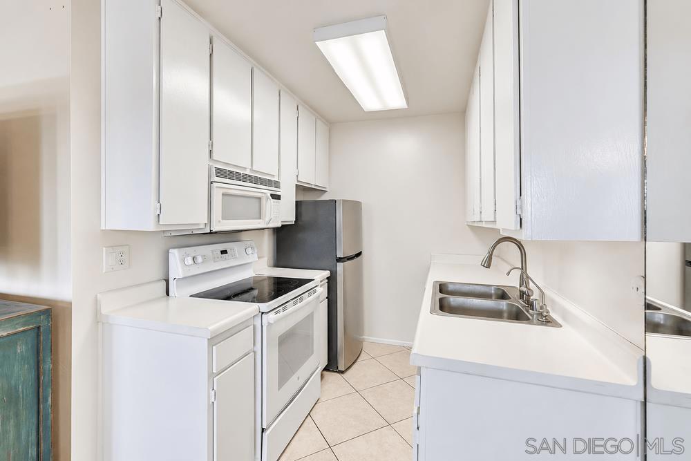 1855 Diamond St 220