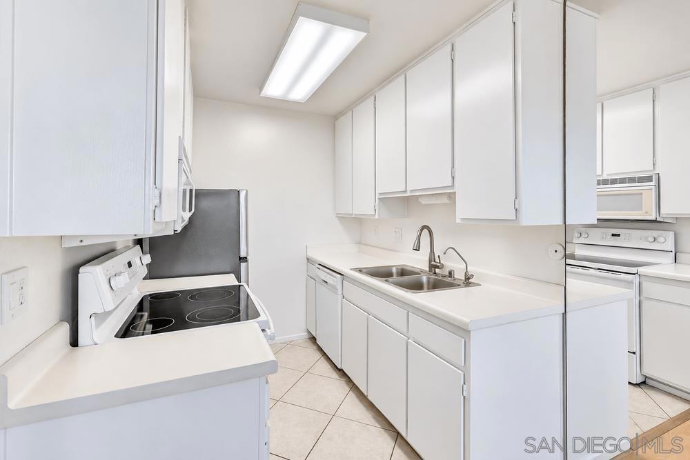 1855 Diamond St 220