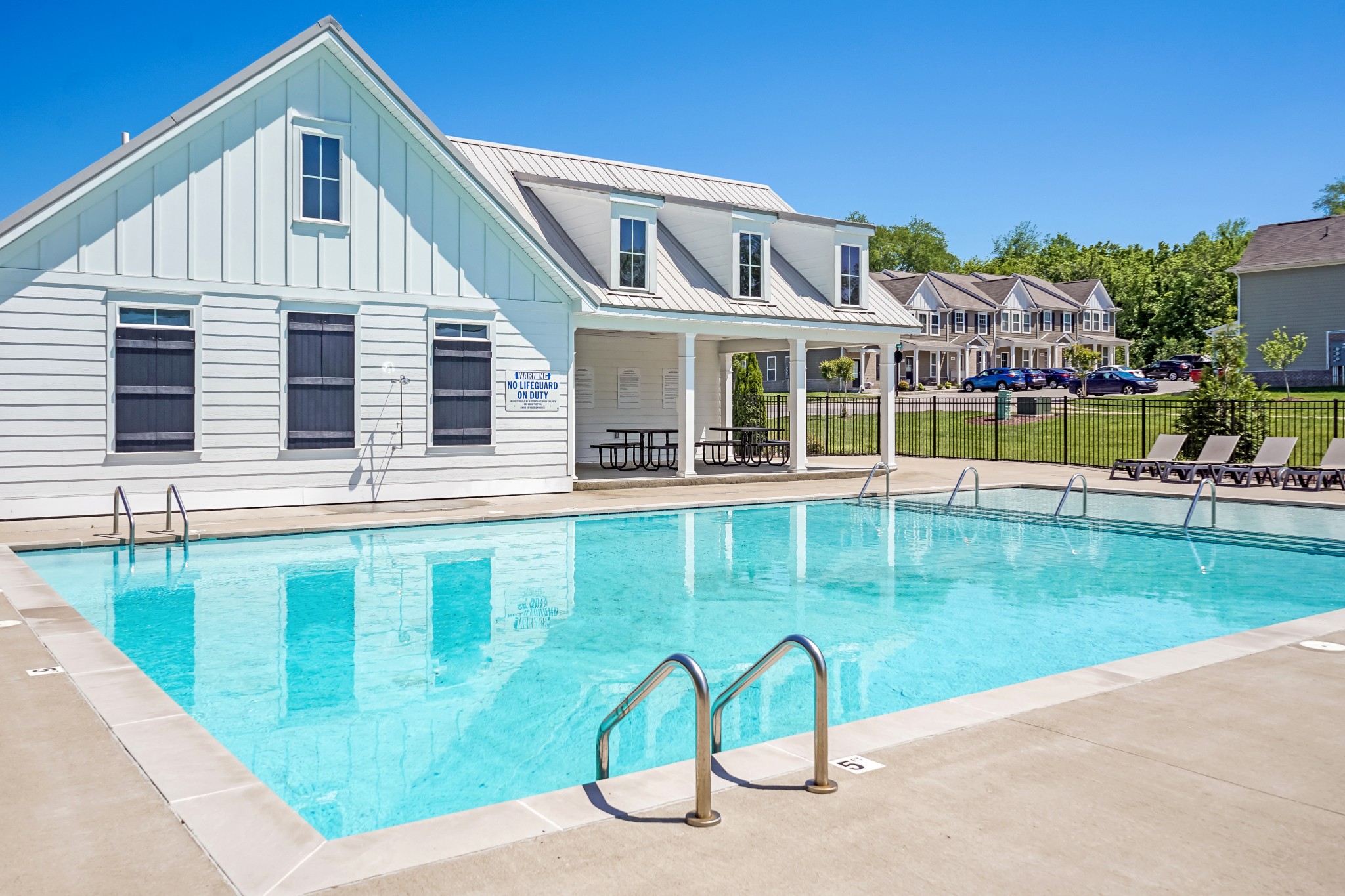 802 Dallas Dr