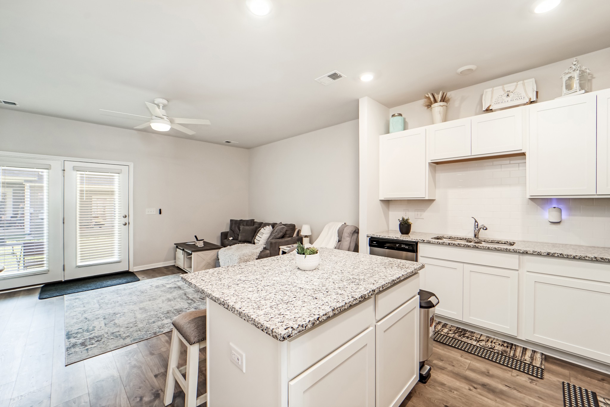 802 Dallas Dr