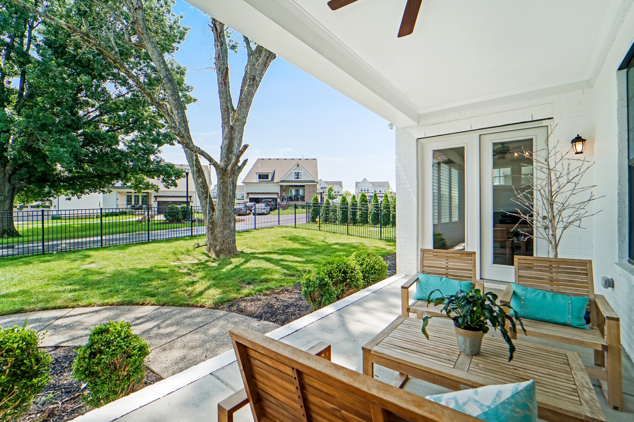 1042 Carlisle Ln