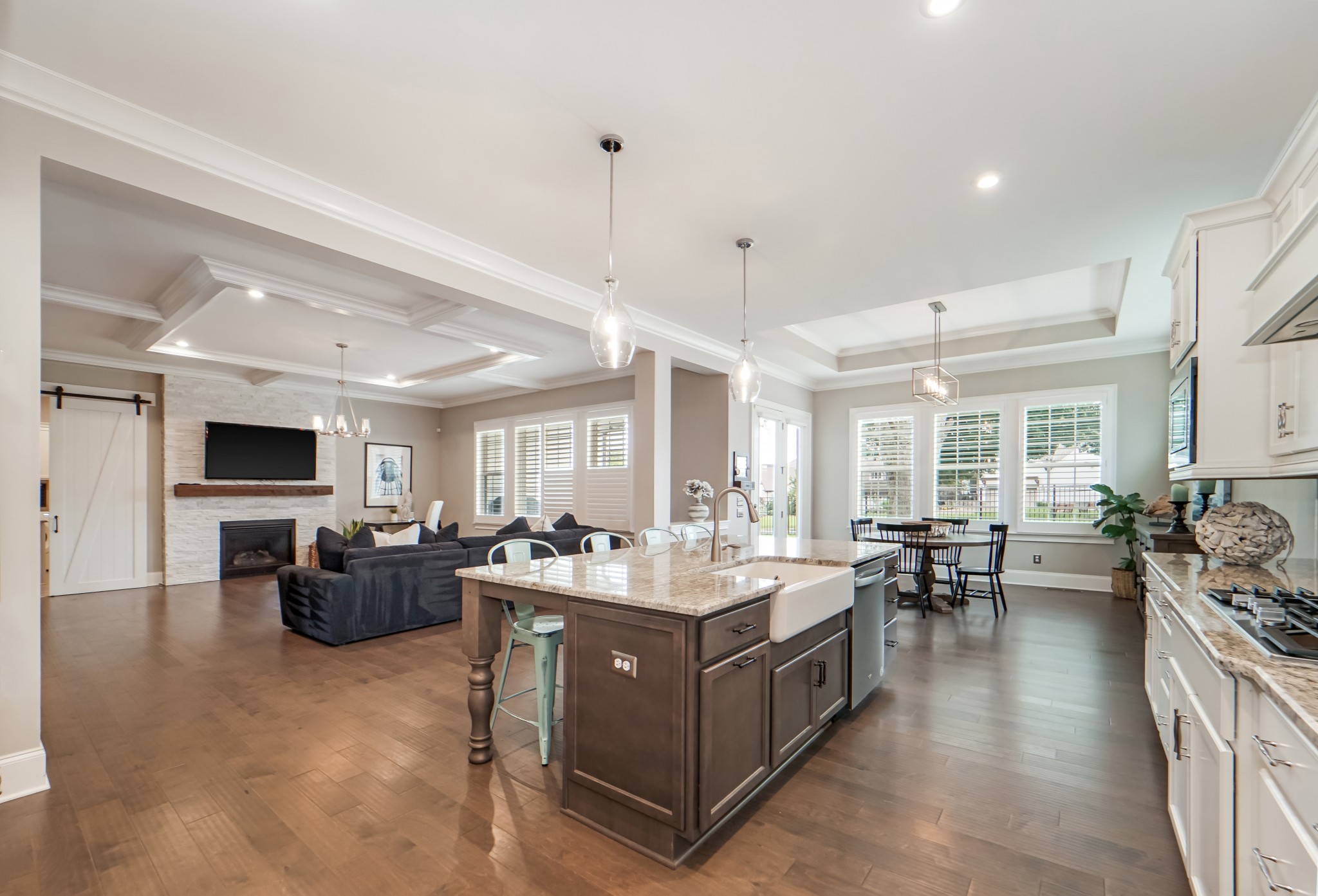 1042 Carlisle Ln