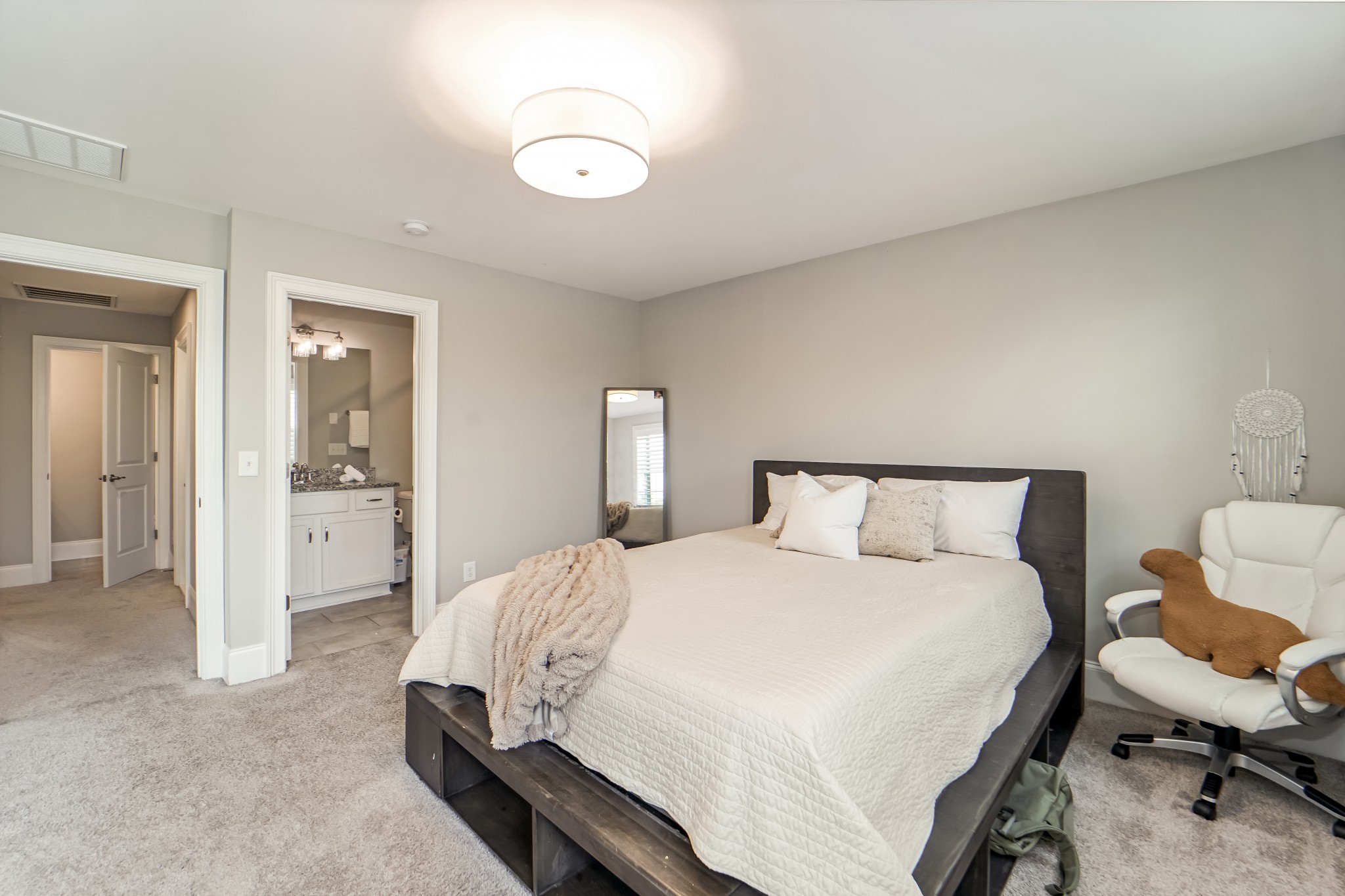 1042 Carlisle Ln