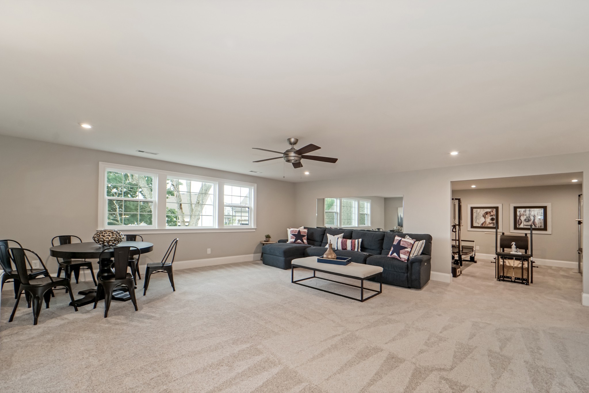1042 Carlisle Ln