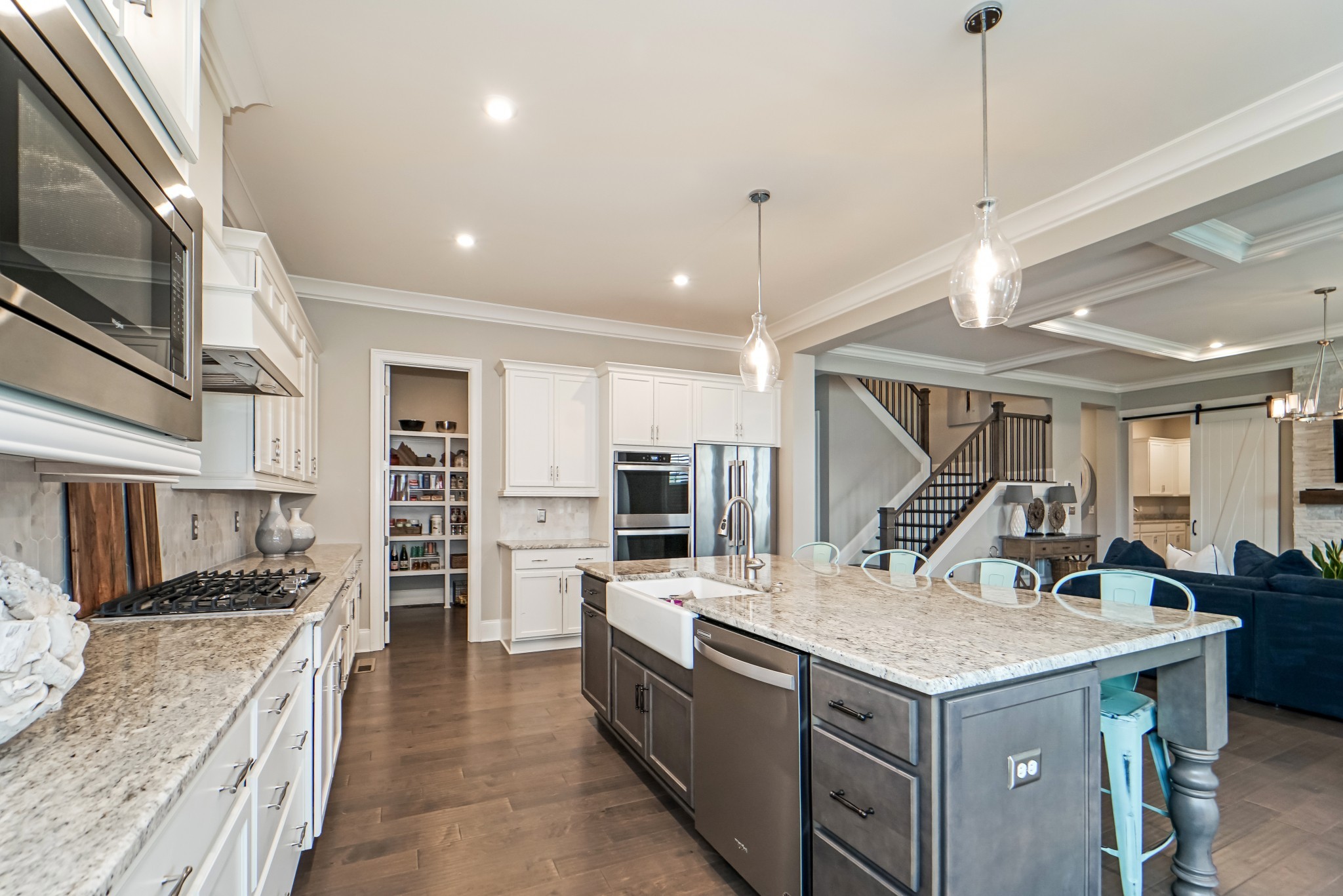 1042 Carlisle Ln