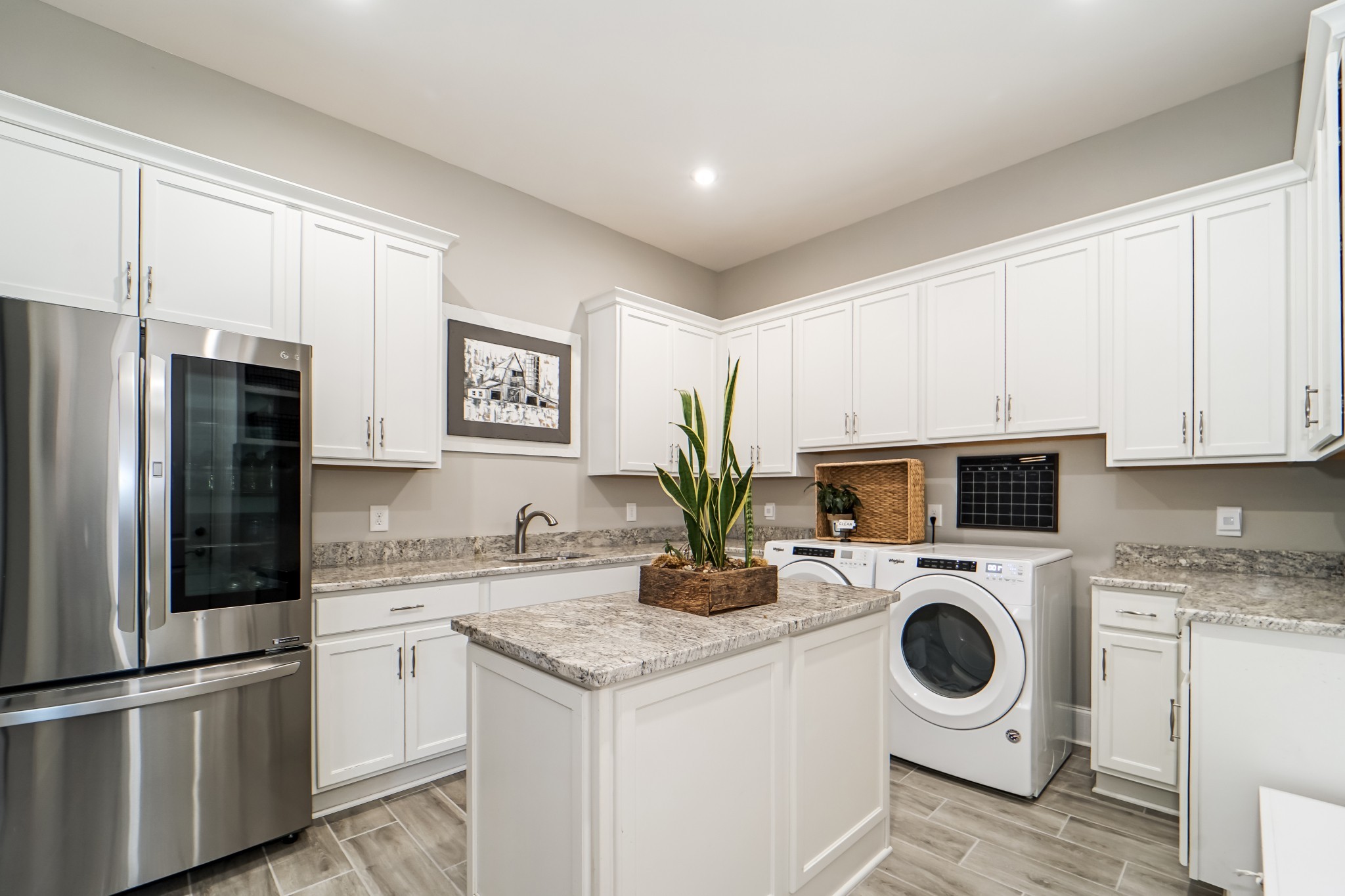 1042 Carlisle Ln
