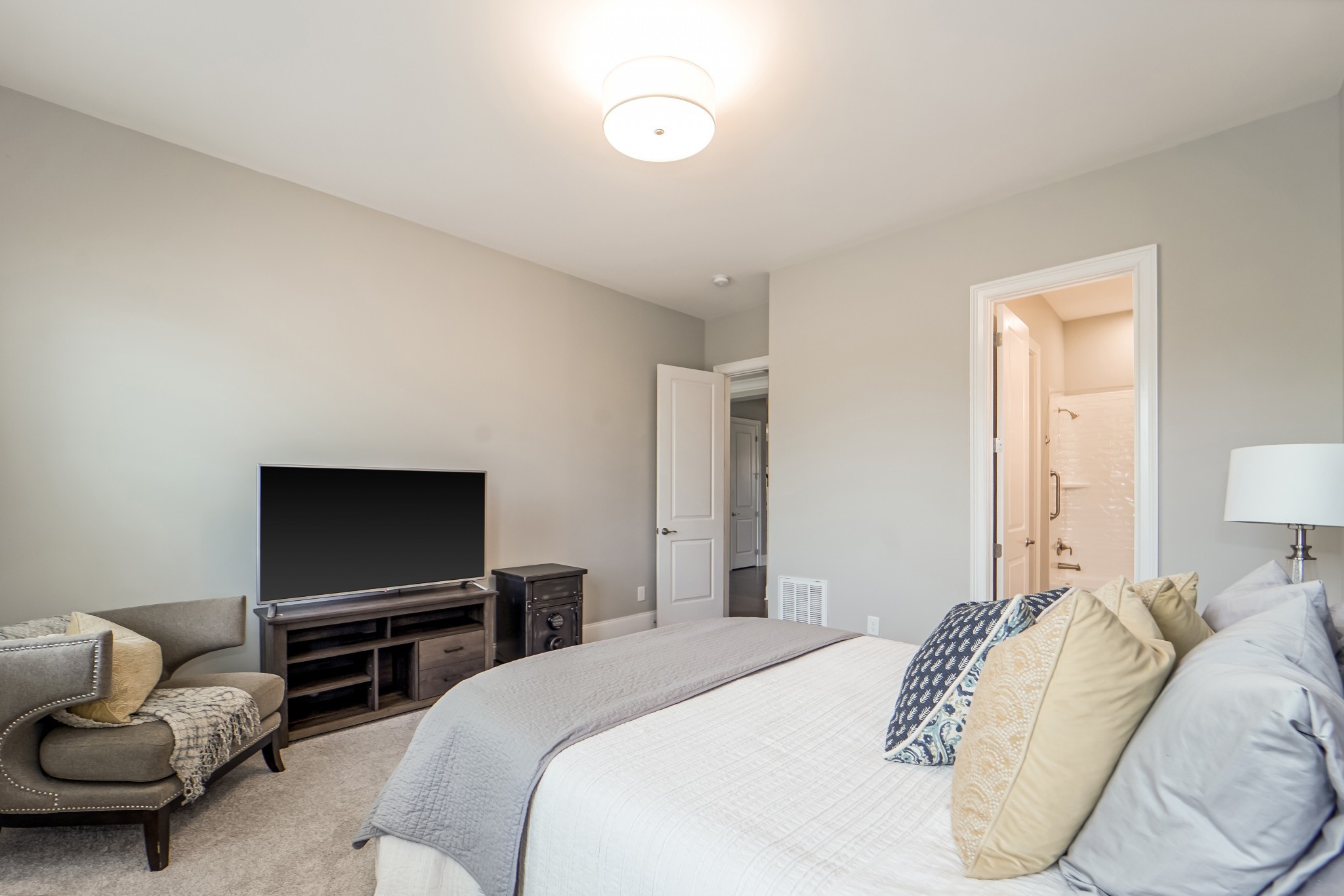 1042 Carlisle Ln