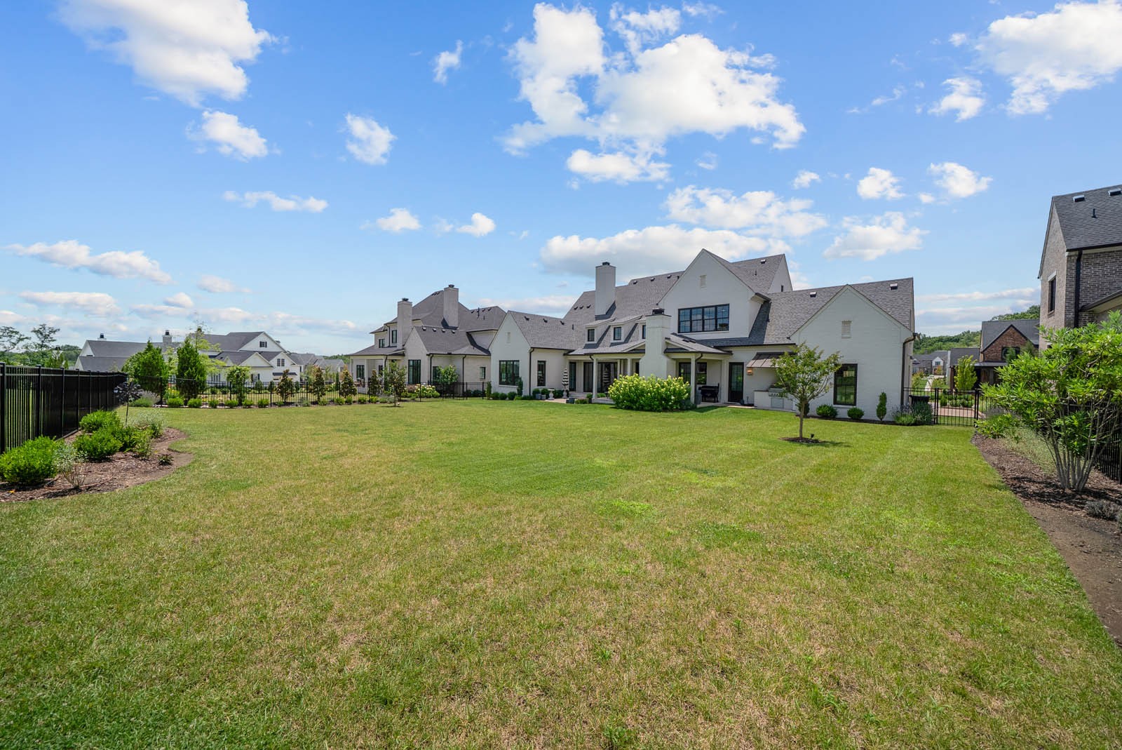 8869 Edgecomb Dr