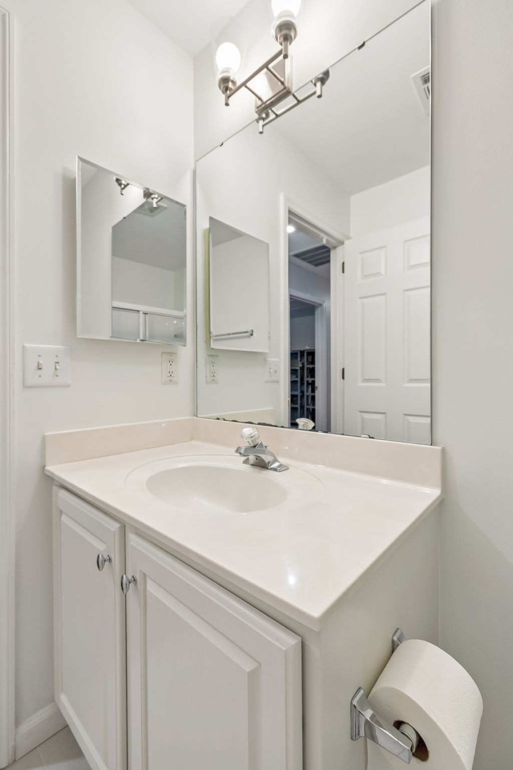 302 Findon Ct