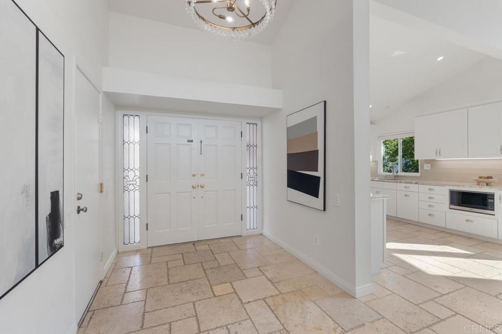 2163 Caminito San Martin