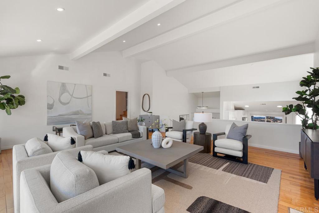 2163 Caminito San Martin