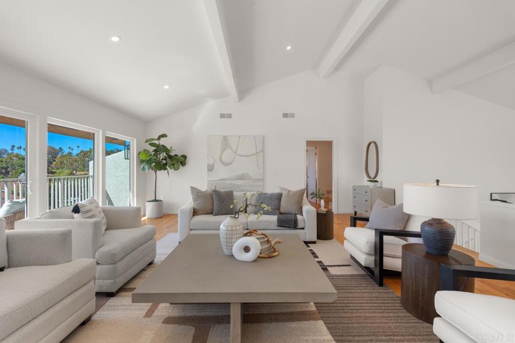 2163 Caminito San Martin