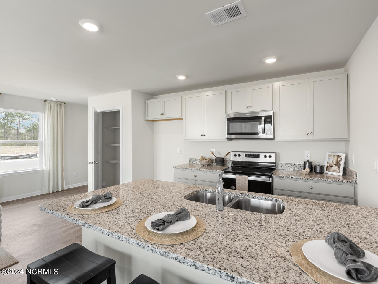 3101 Lobelia Lane 101