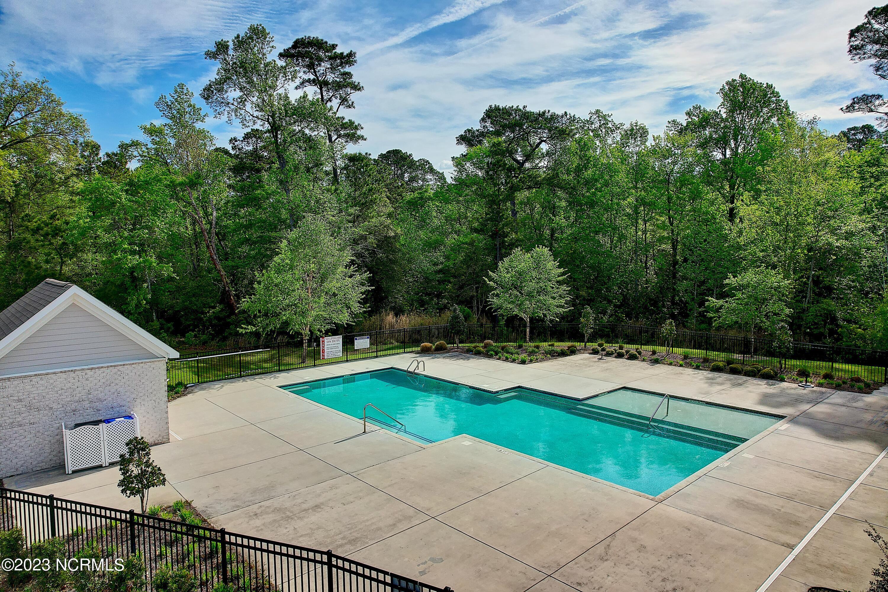 484 Crown Pointe Drive