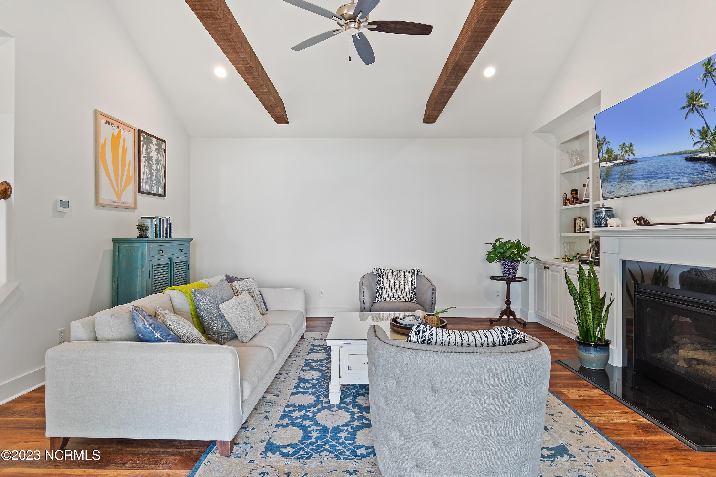 484 Crown Pointe Drive