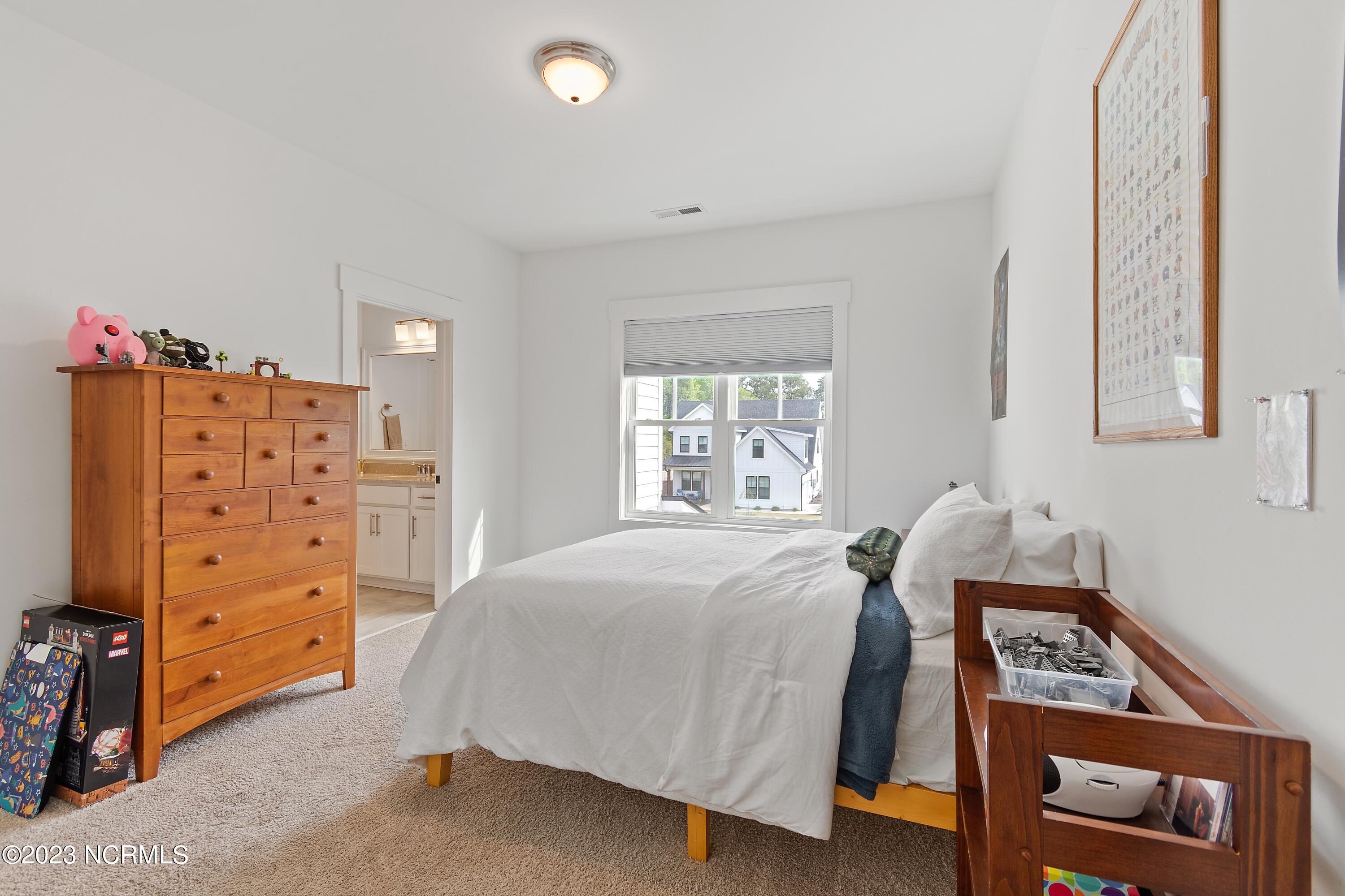 484 Crown Pointe Drive