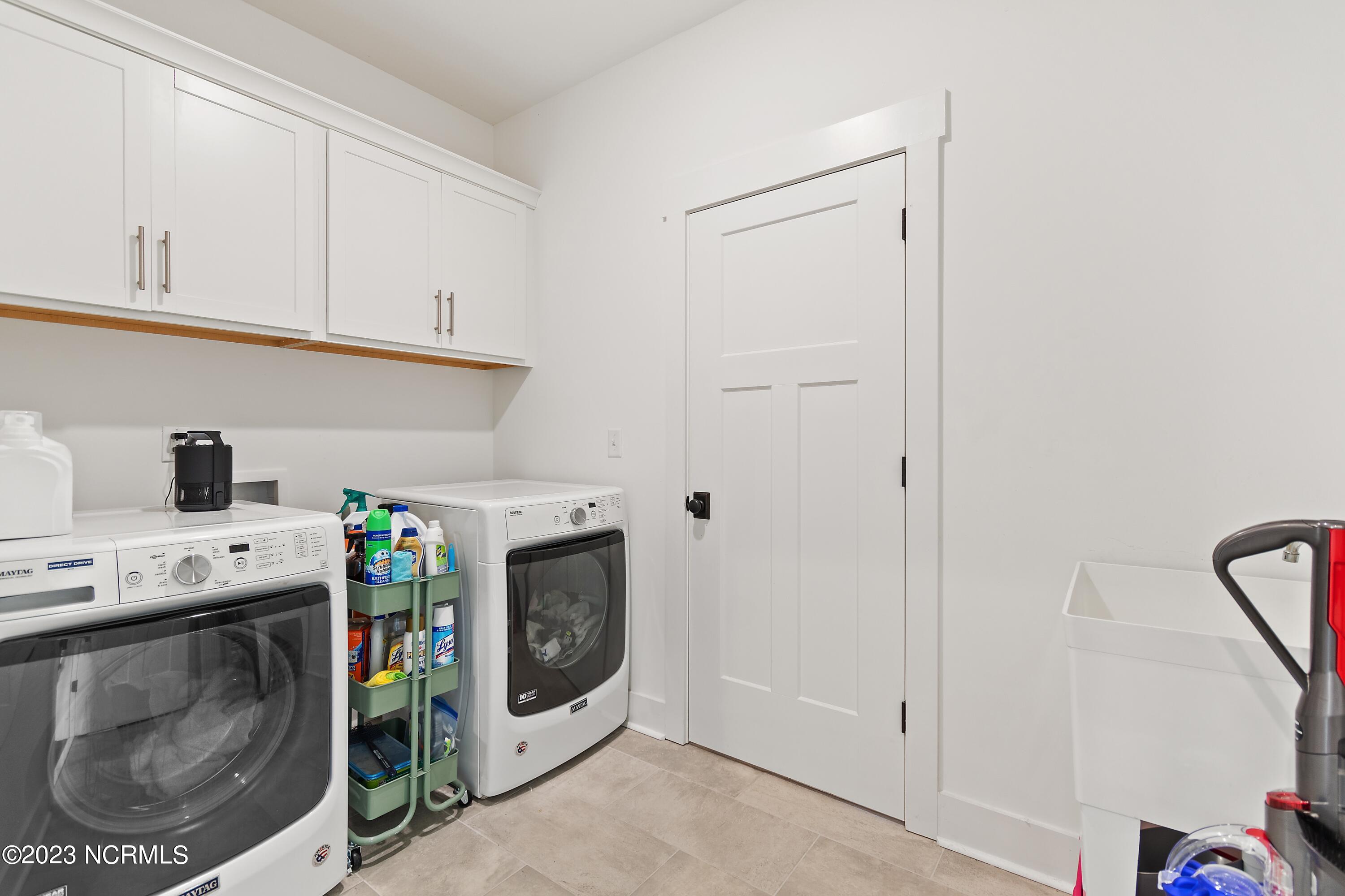 484 Crown Pointe Drive