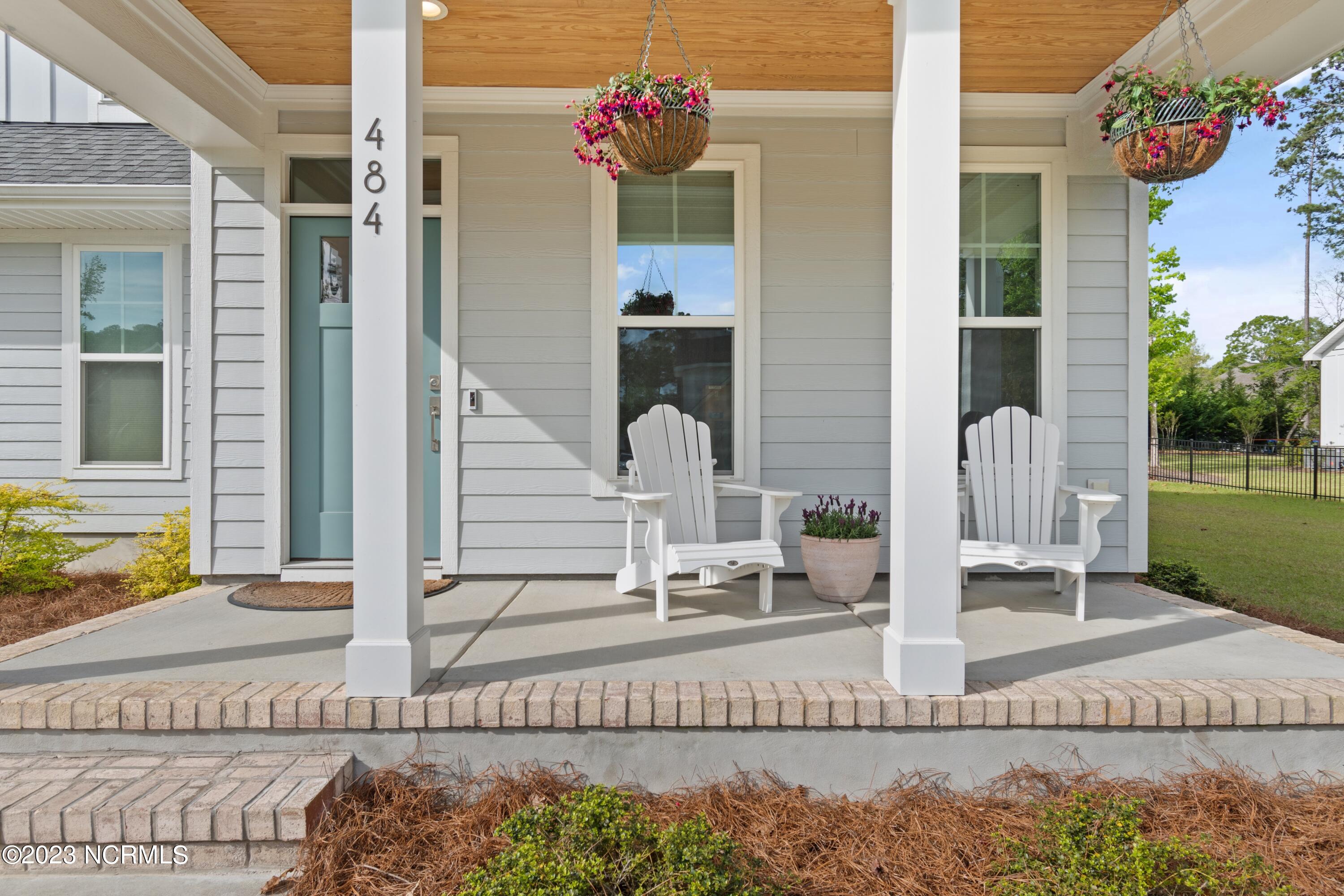 484 Crown Pointe Drive