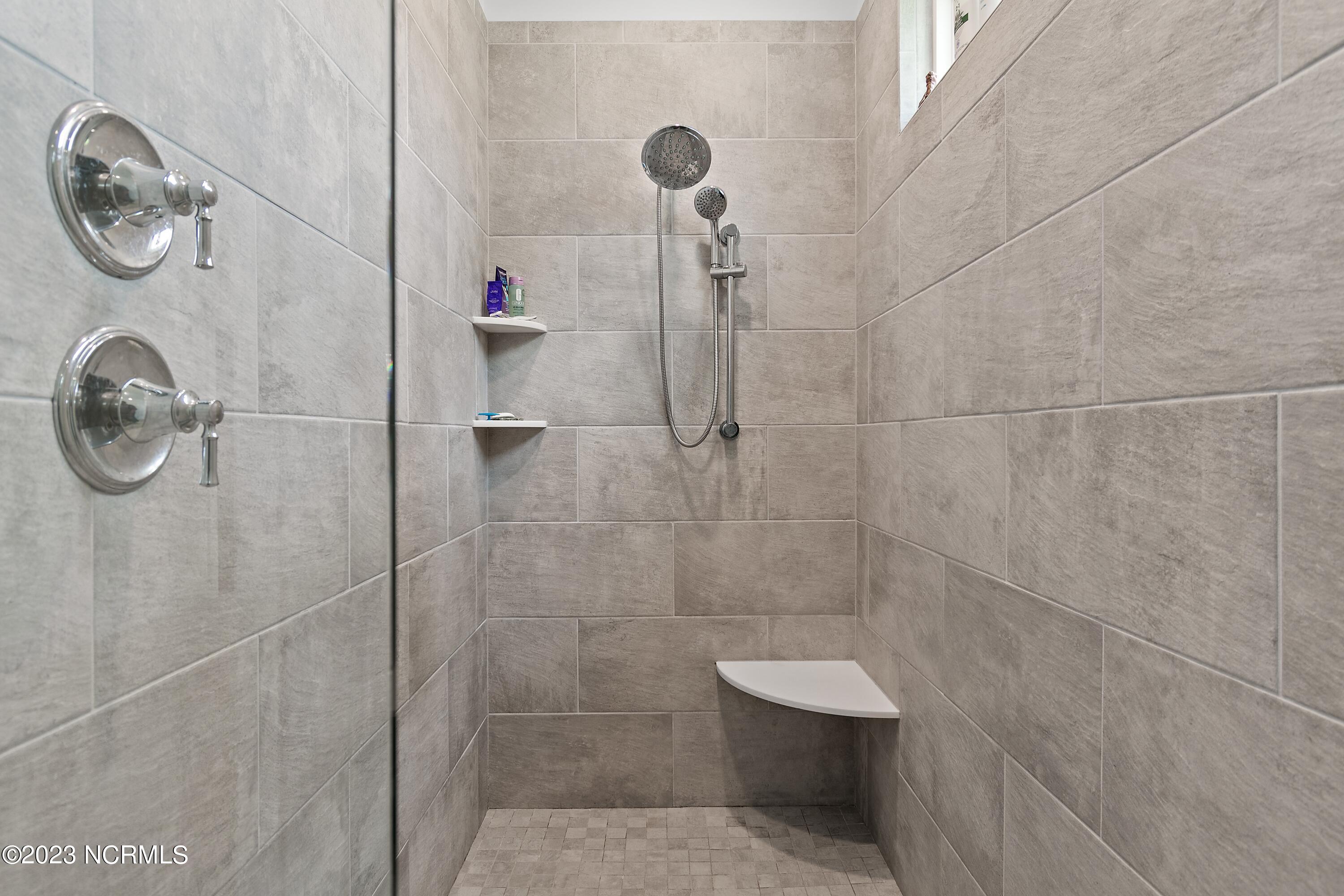 484 Crown Pointe Drive