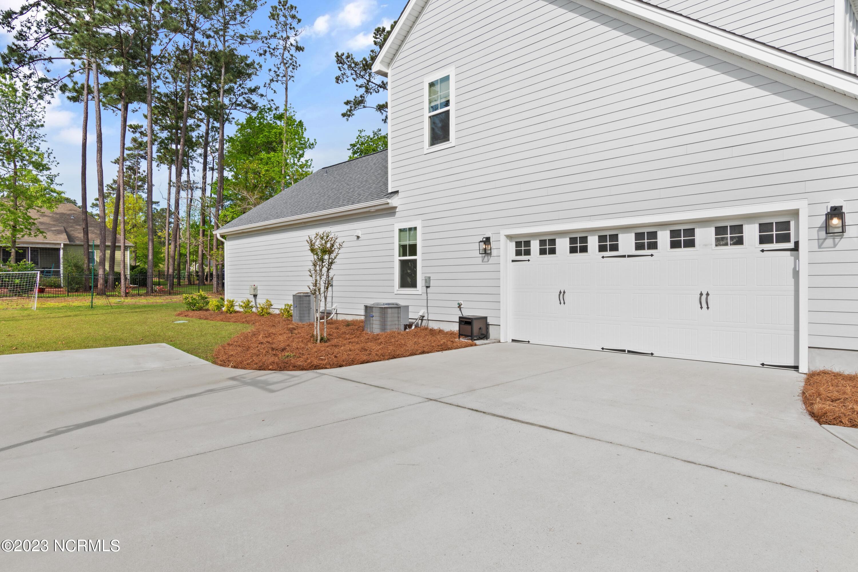 484 Crown Pointe Drive