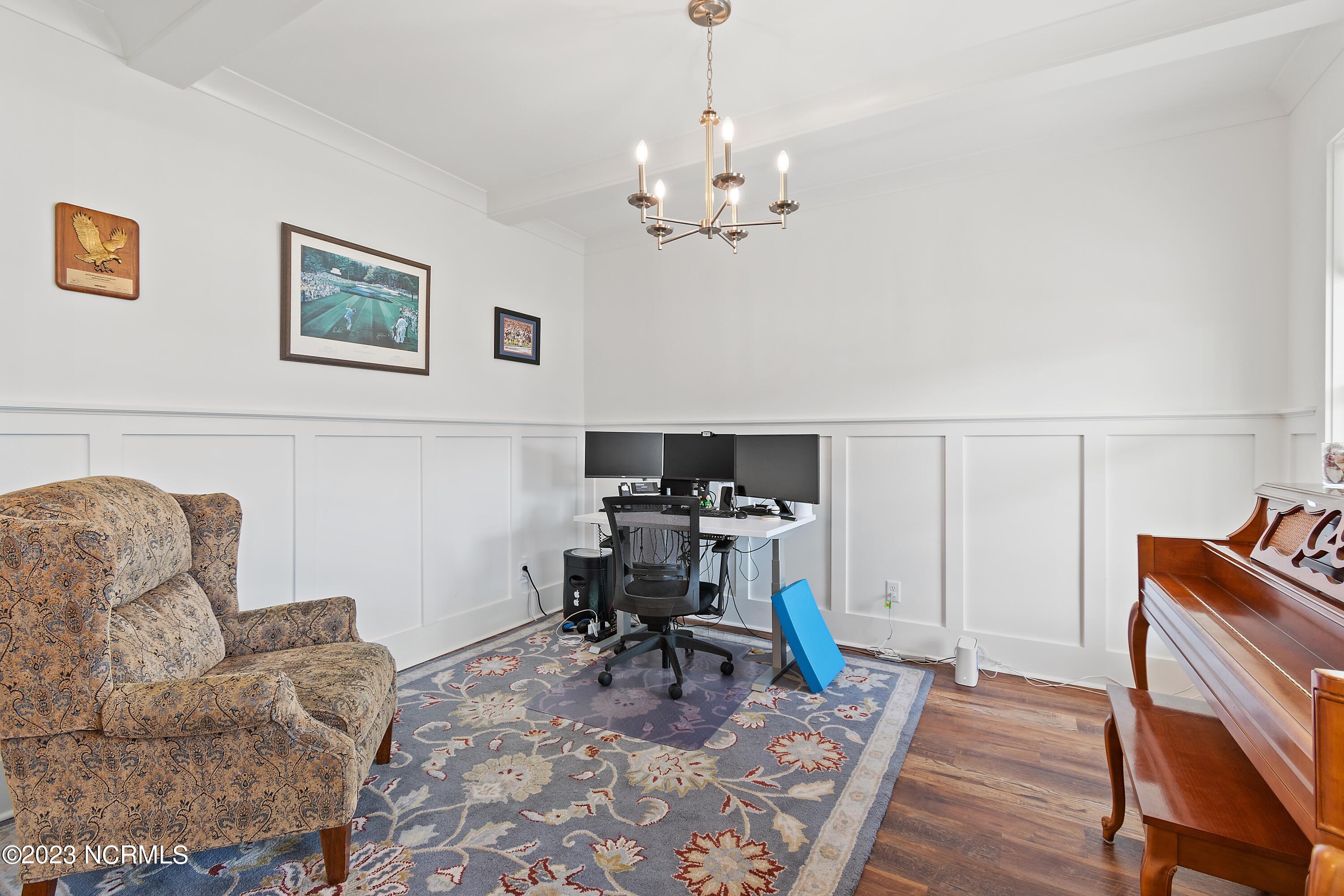 484 Crown Pointe Drive